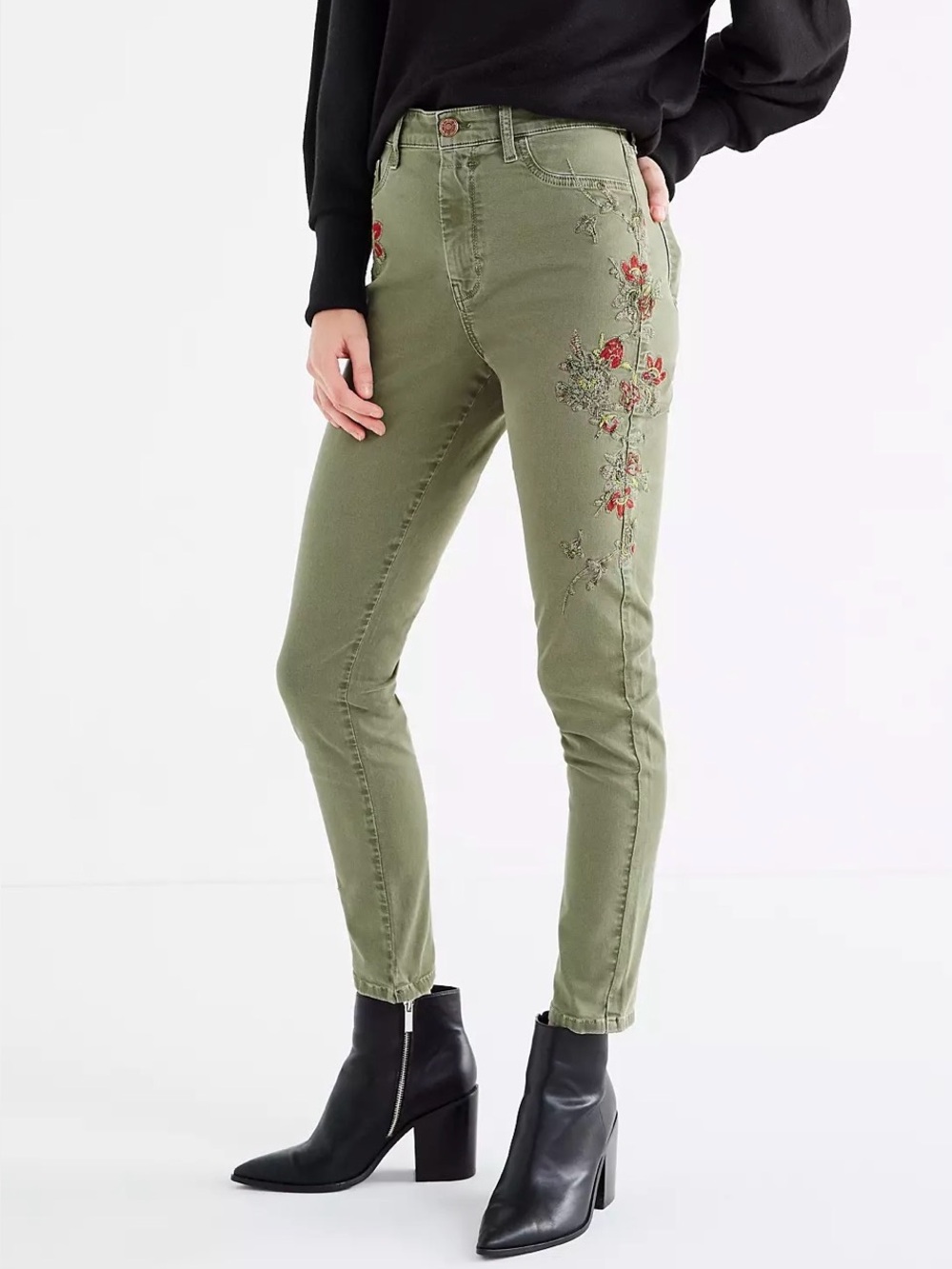 Urban Outfitter BDG Twig High-Rise Skinny Jeans with Floral Embroidery